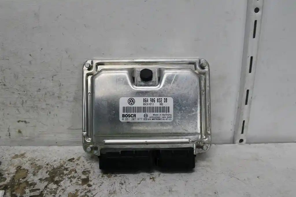Used Volkswagen, Transporter Ecu 2.0 Petrol Manual T/M Ecu Only T5 08/04 02/10 2007 – image 1 - All Good Parts