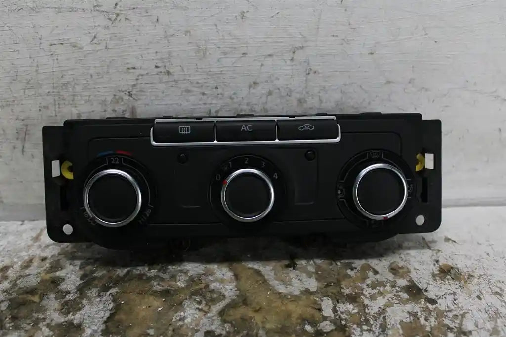 Used Volkswagen, Transporter Heater/Ac Controls T5 03/10 06/15 2012 – image 1 - All Good Parts