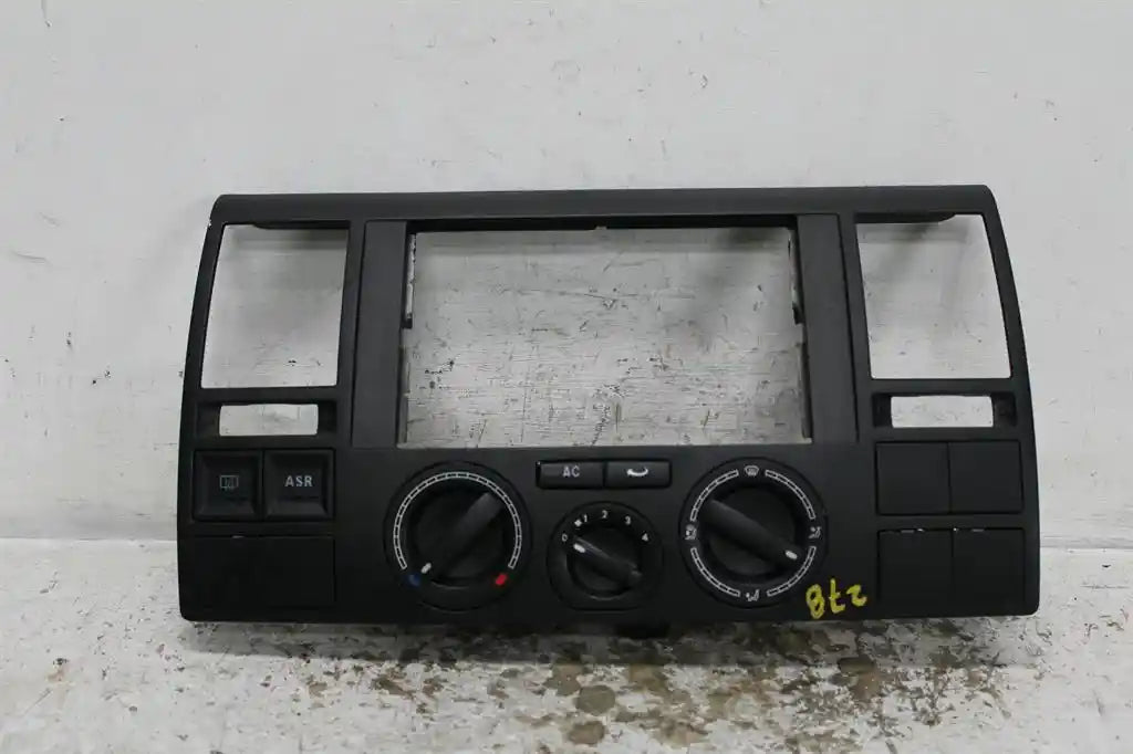 Used Volkswagen, Transporter Heater/Ac Controls Front Standard W/ Econ A/C Button At Top T5 08/04 02/10 2007 – image 1 - All Good Parts