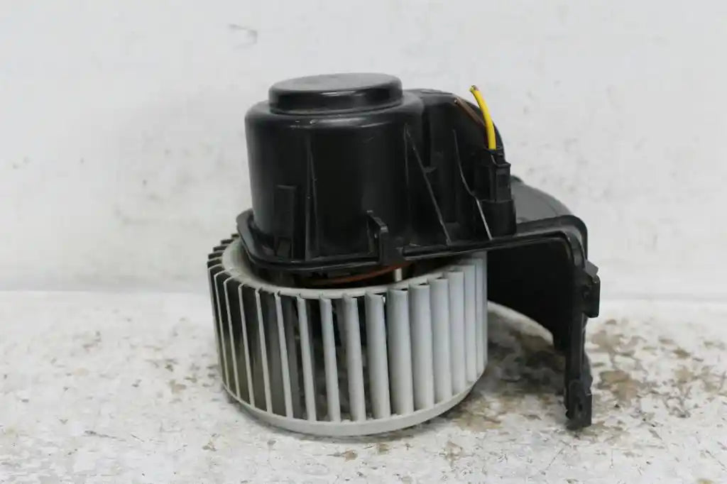 Used Volkswagen, Transporter Heater Fan Motor Front T5 08/04 06/15 2007 – image 1 - All Good Parts