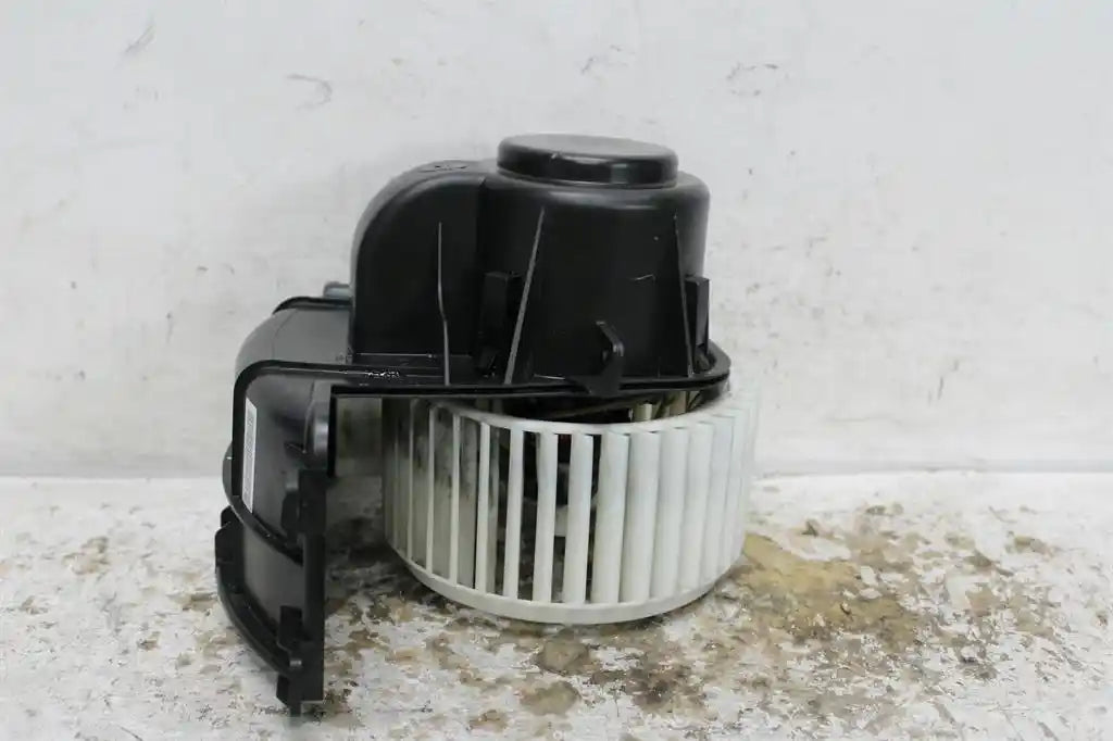 Used Volkswagen, Transporter Heater Fan Motor Front T5 08/04 06/15 2012 – image 1 - All Good Parts