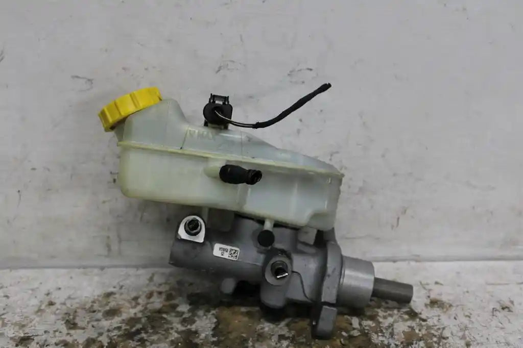 Used Volkswagen, Transporter Master Cylinder T5 My10 03/10 06/15 2012 – image 1 - All Good Parts