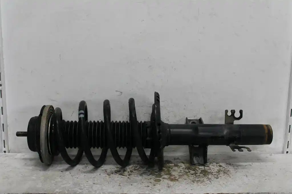 Used Volkswagen, Transporter Right Front Strut T5 08/04 02/10 2007 – image 1 - All Good Parts