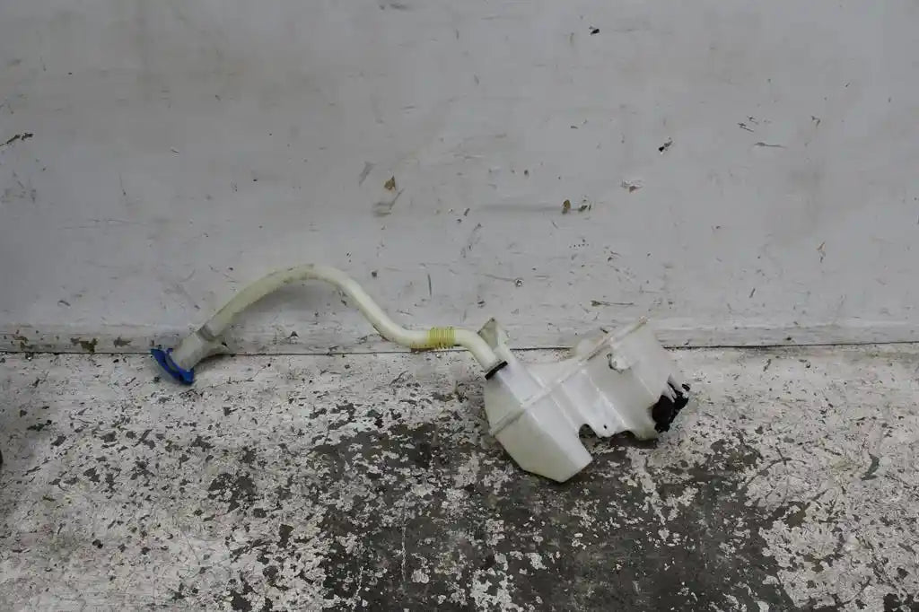 Used Volkswagen, Transporter Washer Bottle T5 08/04 06/15 2012 – image 1 - All Good Parts