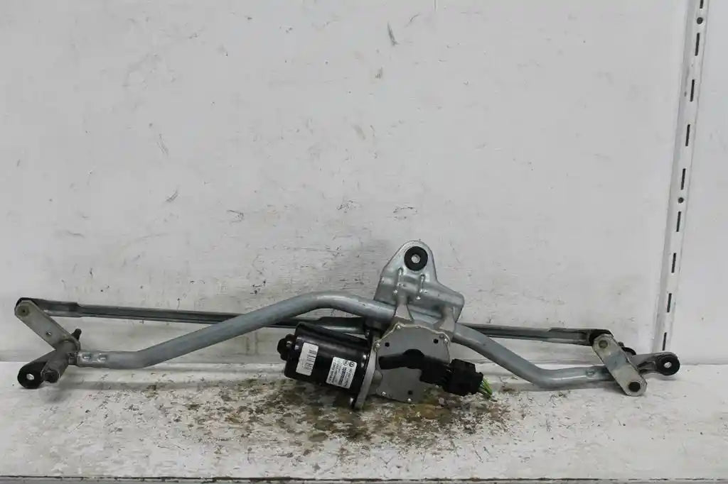 Used Volkswagen, Transporter Wiper Motor Front T5 08/04 06/15 2012 – image 1 - All Good Parts