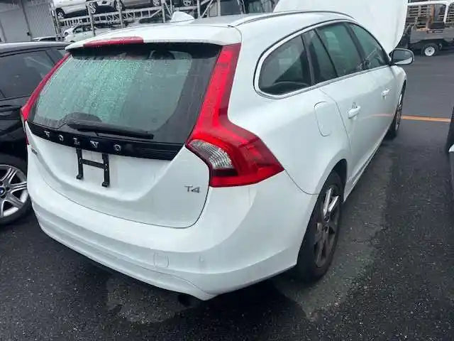 Used Volvo, S60/V60 Rear Bumper F Series V60 Wagon D4/T4/T5/T6 10/11 12/18 2014 – image 3 - All Good Parts