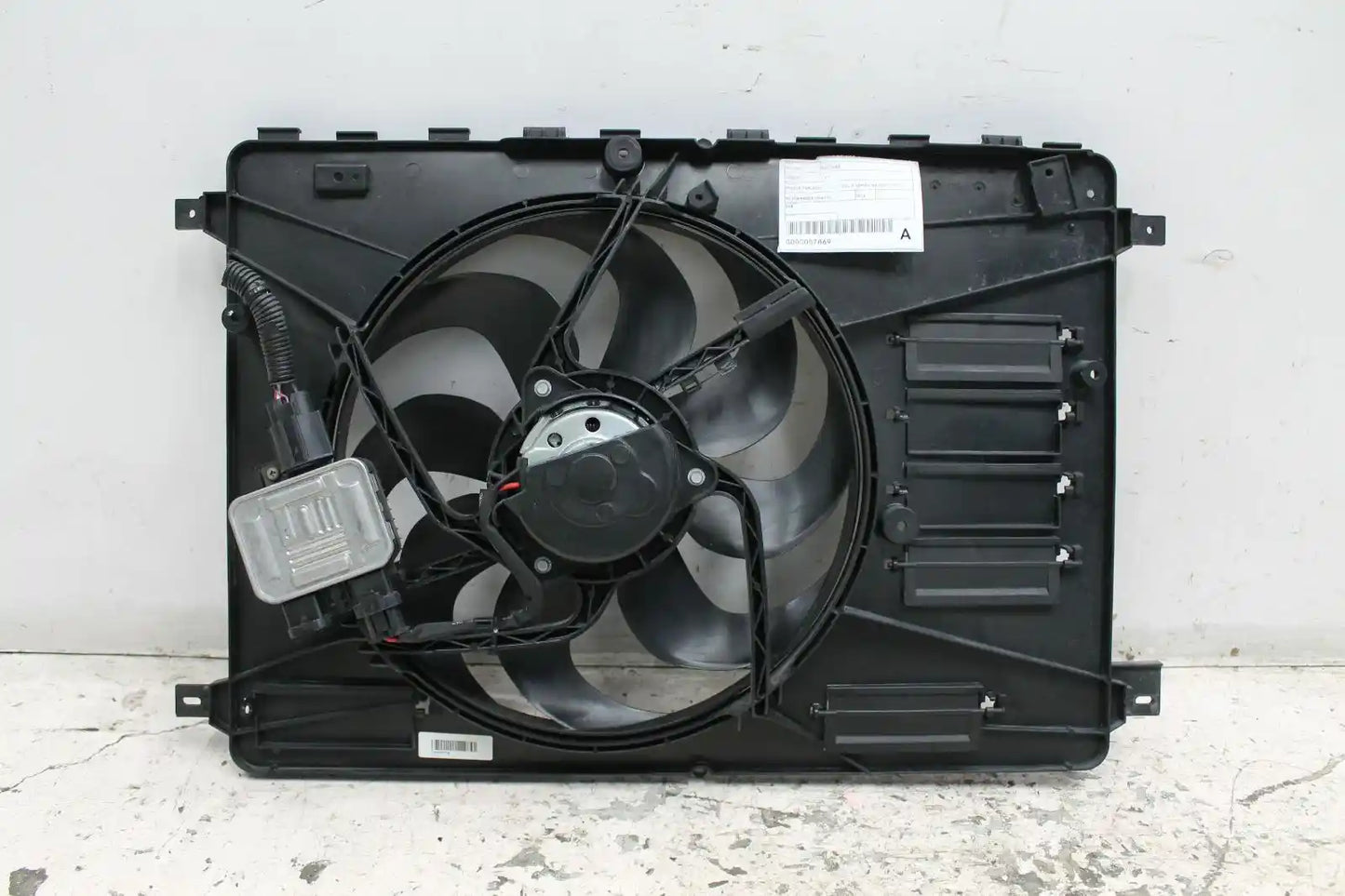 Used Volvo, S60/V60 Fan Engine Fan Assy 1.6 Petrol F Series B4164Tx 10/11 12/18 2014 – image 1 - All Good Parts