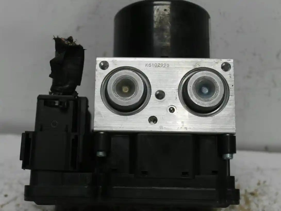 Used Volvo, S70/V70/C70 Abs Pump/Modulator V70 (Yv1Bw...) 03/08 01/13 2008 – image 1 - All Good Parts