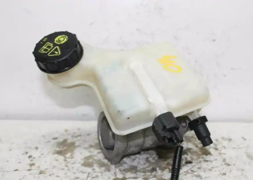 Used Volvo, V50 Master Cylinder Vin Yv1Mw... M Series 03/04 08/12 2008 – main images - All Good Parts