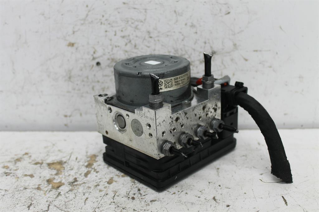Used Volkswagen, Golf Abs Pump/Modulator Gen 7 On Motor P/N 5Q0614517N 12/12 08/20 2013 – image 1 - All Good Parts