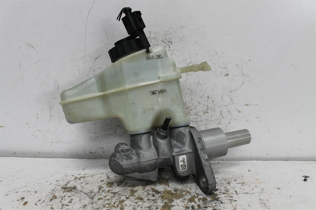 Used Skoda, Yeti Master Cylinder 5L 09/11 12/17 2011 – image 1 - All Good Parts