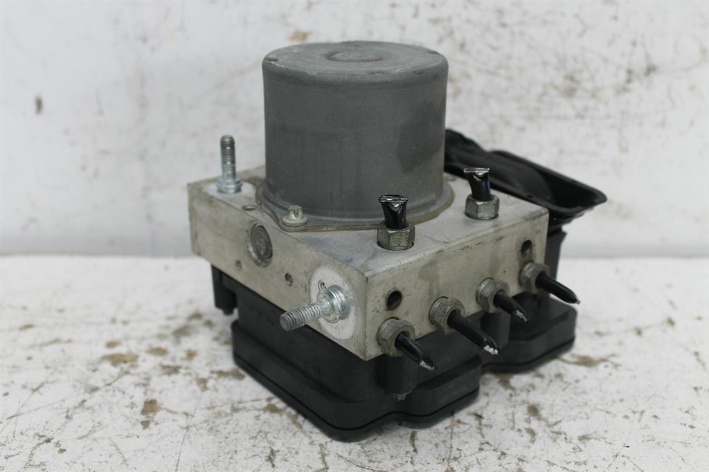 Used LDV, V80 Abs Pump/Modulator P/N 2265106452 01/13 2016 – image 1 - All Good Parts