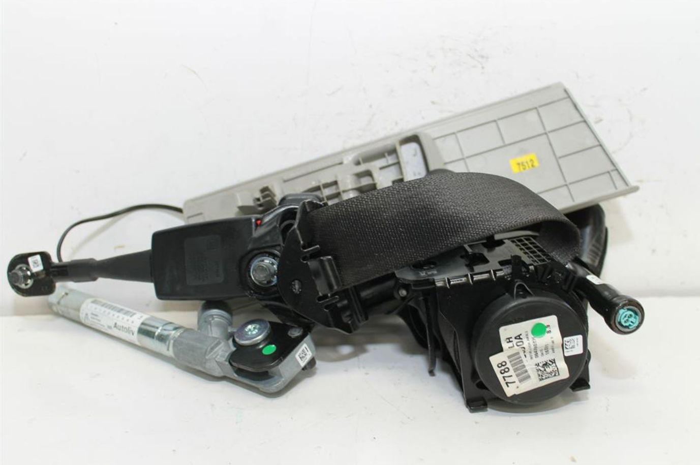 Used Holden, Barina Seat Belt Lh Front Assy (Belt And Stalk) Sedan/Hatch Tm 09/11 12/18 2012 – image 1 - All Good Parts