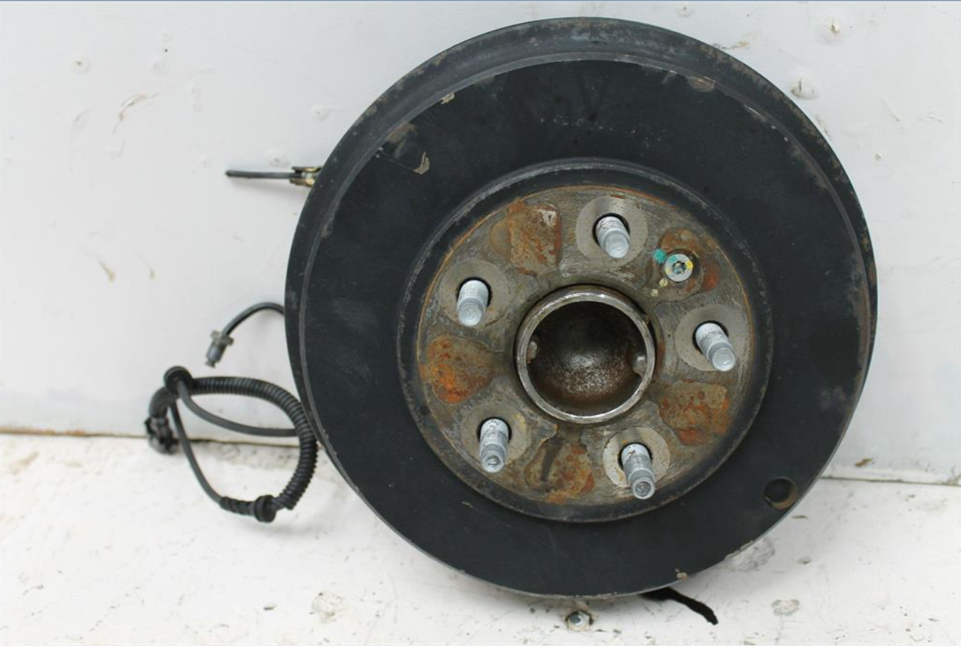 Used Holden, Barina Right Rear Hub Assembly Tm 09/11 08/16 2012 – image 1 - All Good Parts