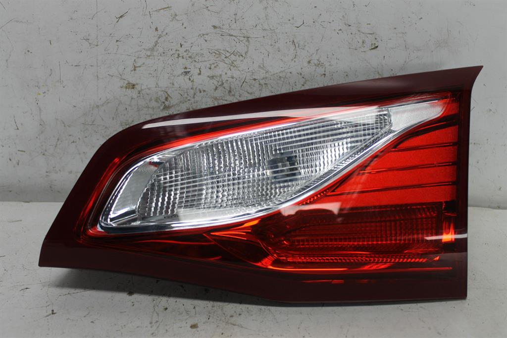 Used Holden, Equinox Rear Garnish Tailgate Lamp (Rh Side) Standard Type Eq 09/17 12/20 2019 – image 1 - All Good Parts