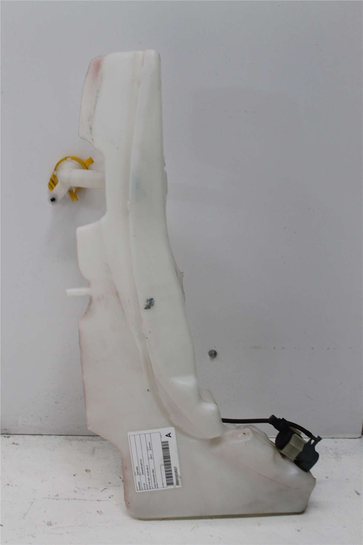 Used Nissan, Navara Washer Bottle D40 (Vin Vsk) 09/05 08/15 2015 – image 1 - All Good Parts