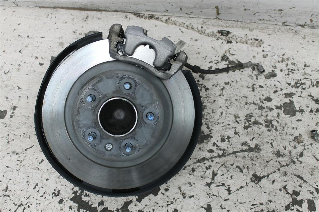 Used Holden, Equinox Left Rear Hub Assembly Eq Fwd 09/17 12/20 2019 – image 1 - All Good Parts