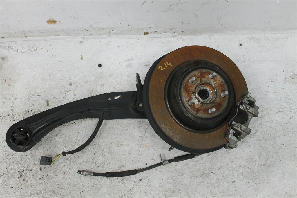 Used Ford, Escape Right Rear Hub Assembly Zg 09/16 05/20 2018 – image 1 - All Good Parts