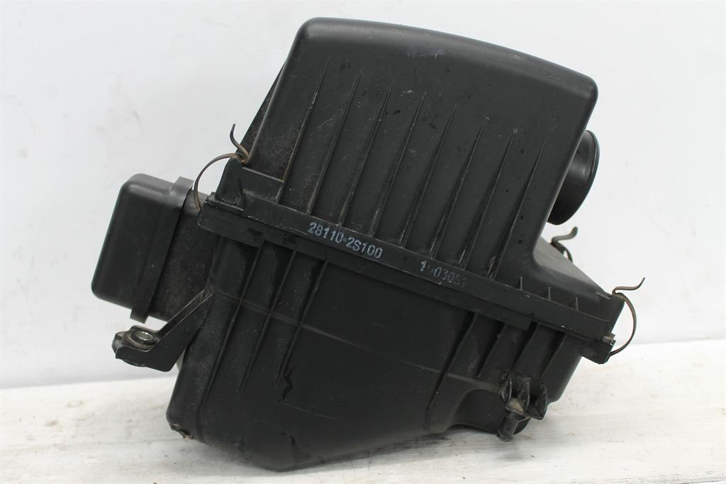 Used Hyundai, IX35 Air Cleaner/Box Air Cleaner Lm Series 2.0 G4Kd Petrol 11/09 08/13 2010 – image 1 - All Good Parts