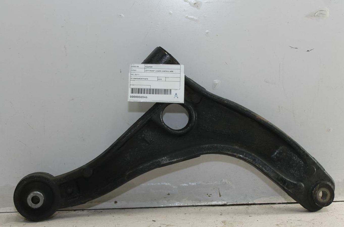 Used Renault, Master Left Front Lower Control Arm X62 09/11 2018 – image 1 - All Good Parts