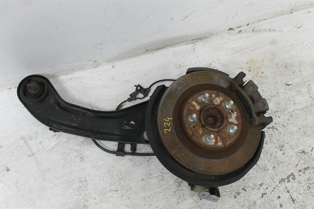 Used Hyundai, I40 Left Rear Hub Assembly Vf 09/11 12/19 2013 – image 1 - All Good Parts