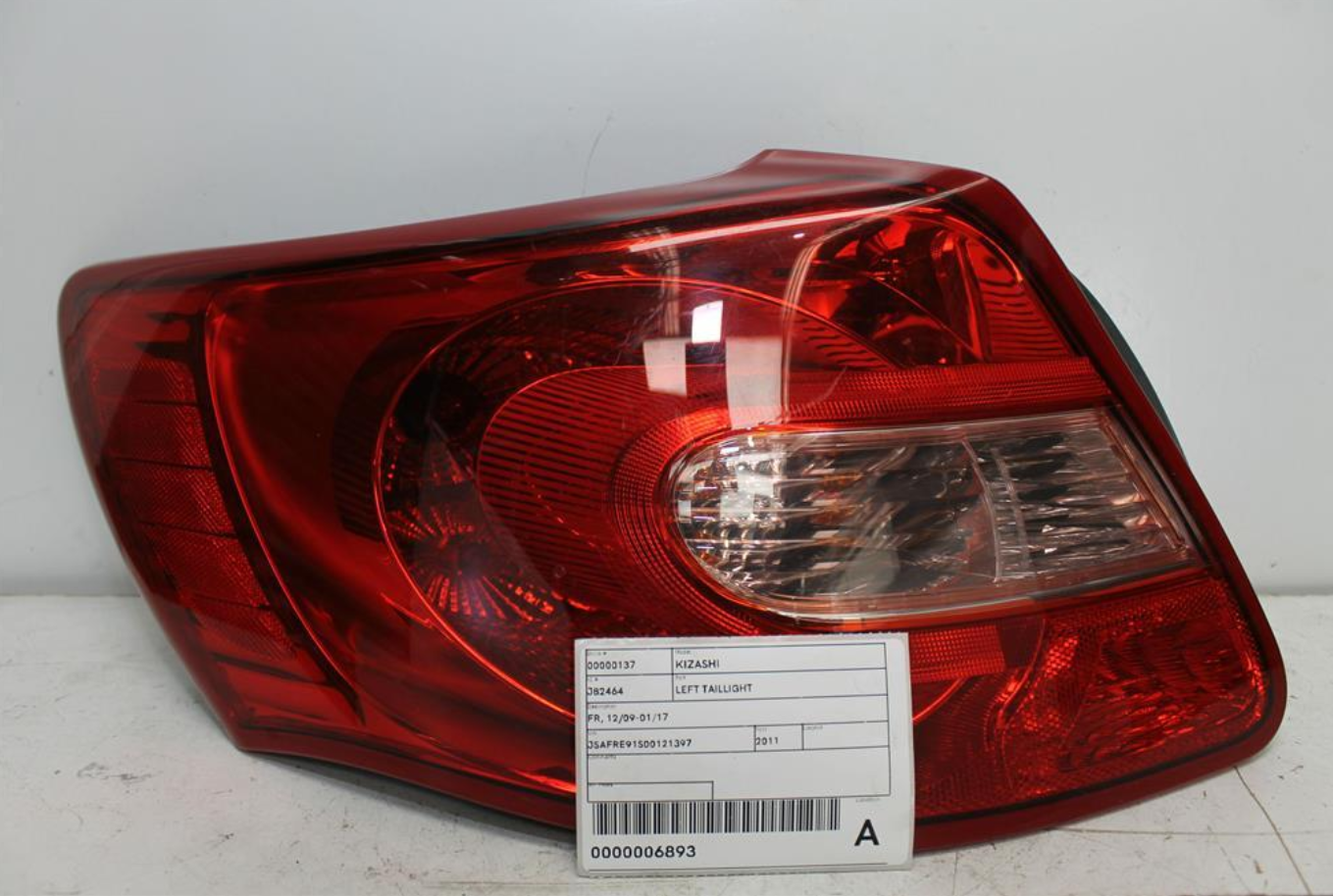 Used Suzuki, Kizashi Left Taillight Fr 12/09 01/17 2011 – image 1 - All Good Parts