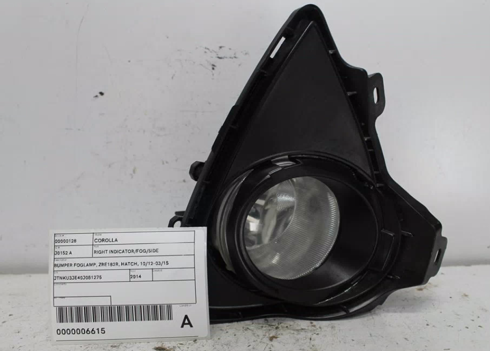 Used Toyota, Corolla Right Indicator/Fog/Side Bumper Foglamp Zre182R Hatch 10/12 03/15 2014 – image 1 - All Good Parts