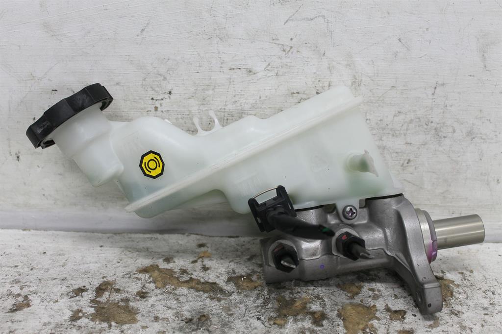 Used Hyundai, Accent Master Cylinder Rb 05/11 12/19 2017 – image 1 - All Good Parts