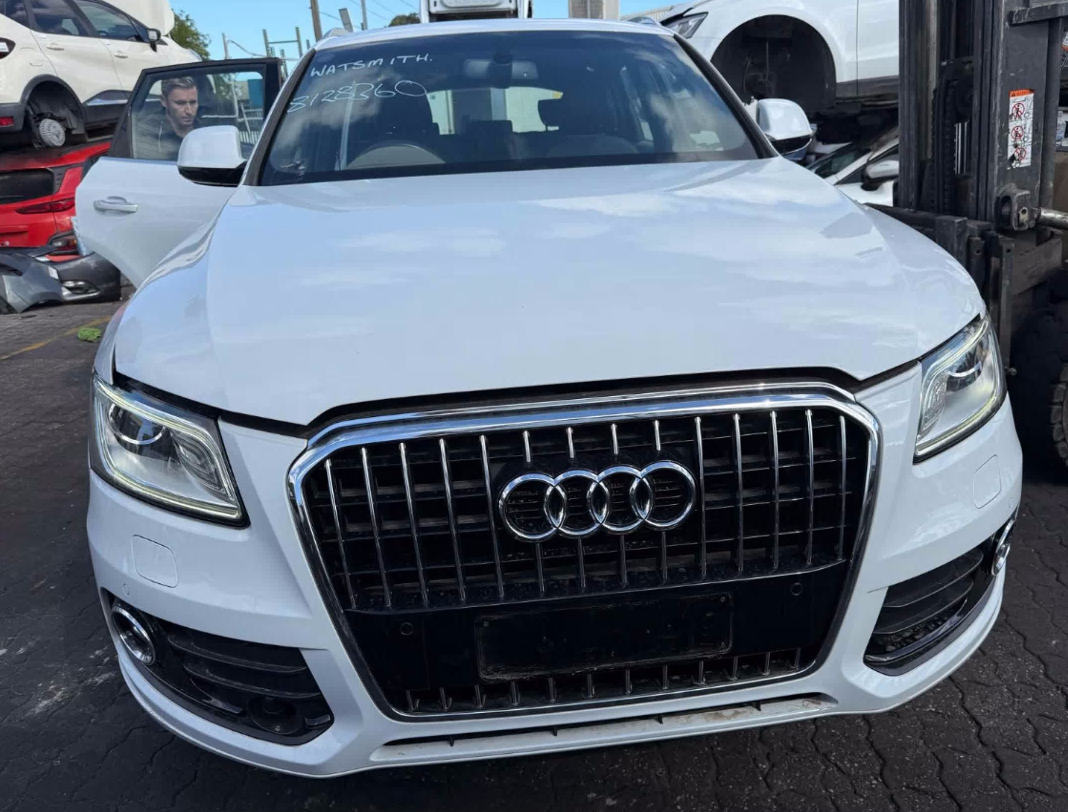 Used Audi, Q5 Left Headlamp , Br, Xenon, Adaptive Tyρε, 11/12-01/17 – main images - All Good Parts