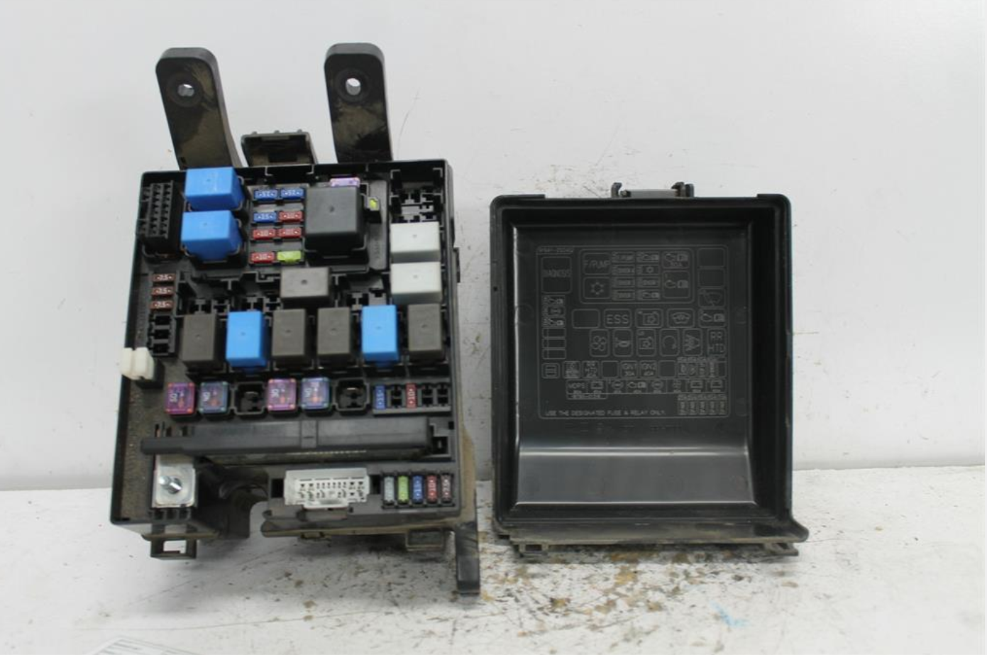 Used Hyundai, IX35 Fuse Box Diesel Lm Series 11/09 01/16 2010 – image 1 - All Good Parts