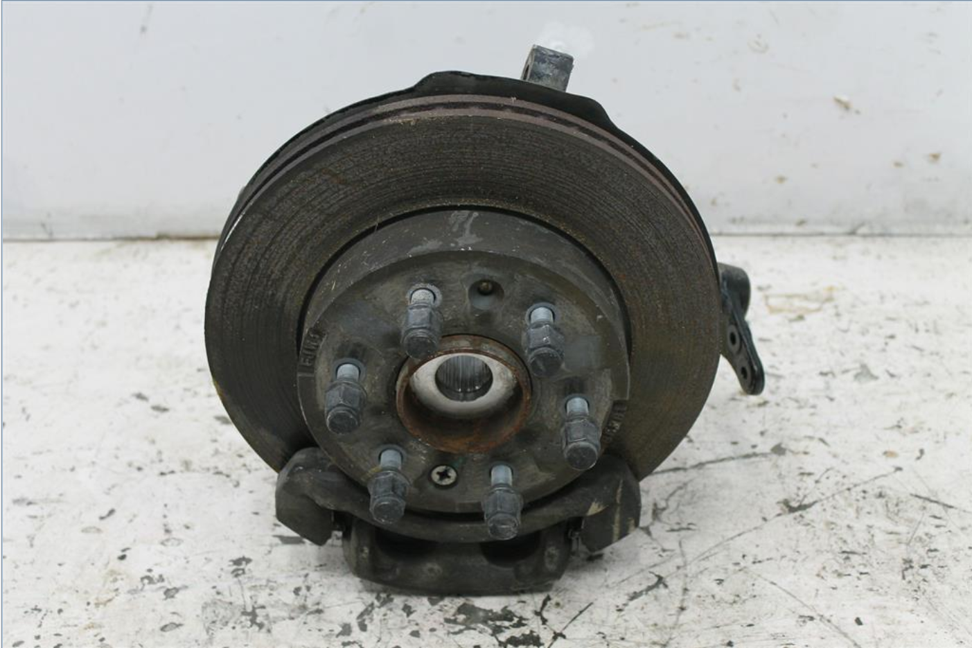 Used LDV, T60 Left Front Hub Assembly Sk8C 07/17 08/21 2018 – image 1 - All Good Parts