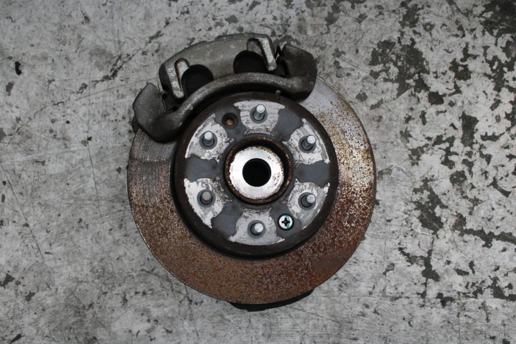 Used LDV, T60 Left Front Hub Assembly Sk8C 07/17 08/21 2018 – image 1 - All Good Parts