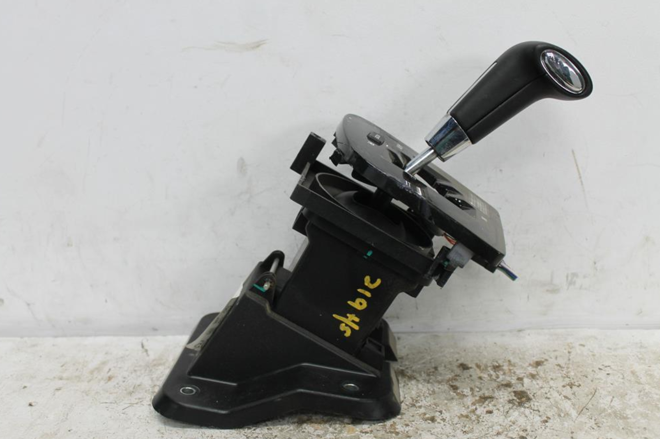 Used LDV, V80 Gear Stick/Shifter Auto Amt Diesel 2.5 6 Speed 01/13 2022 – image 1 - All Good Parts