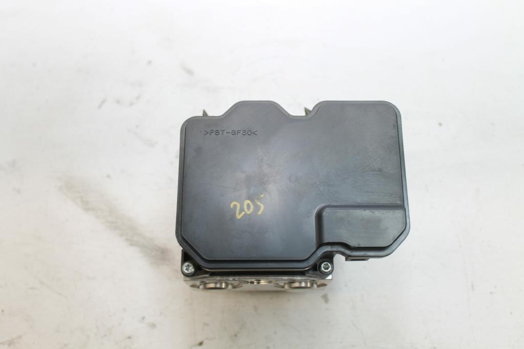 Used Mitsubishi, Triton Abs Pump/Modulator Mq Mr P/N 4670C010 03/15 10/23 2021 – image 1 - All Good Parts