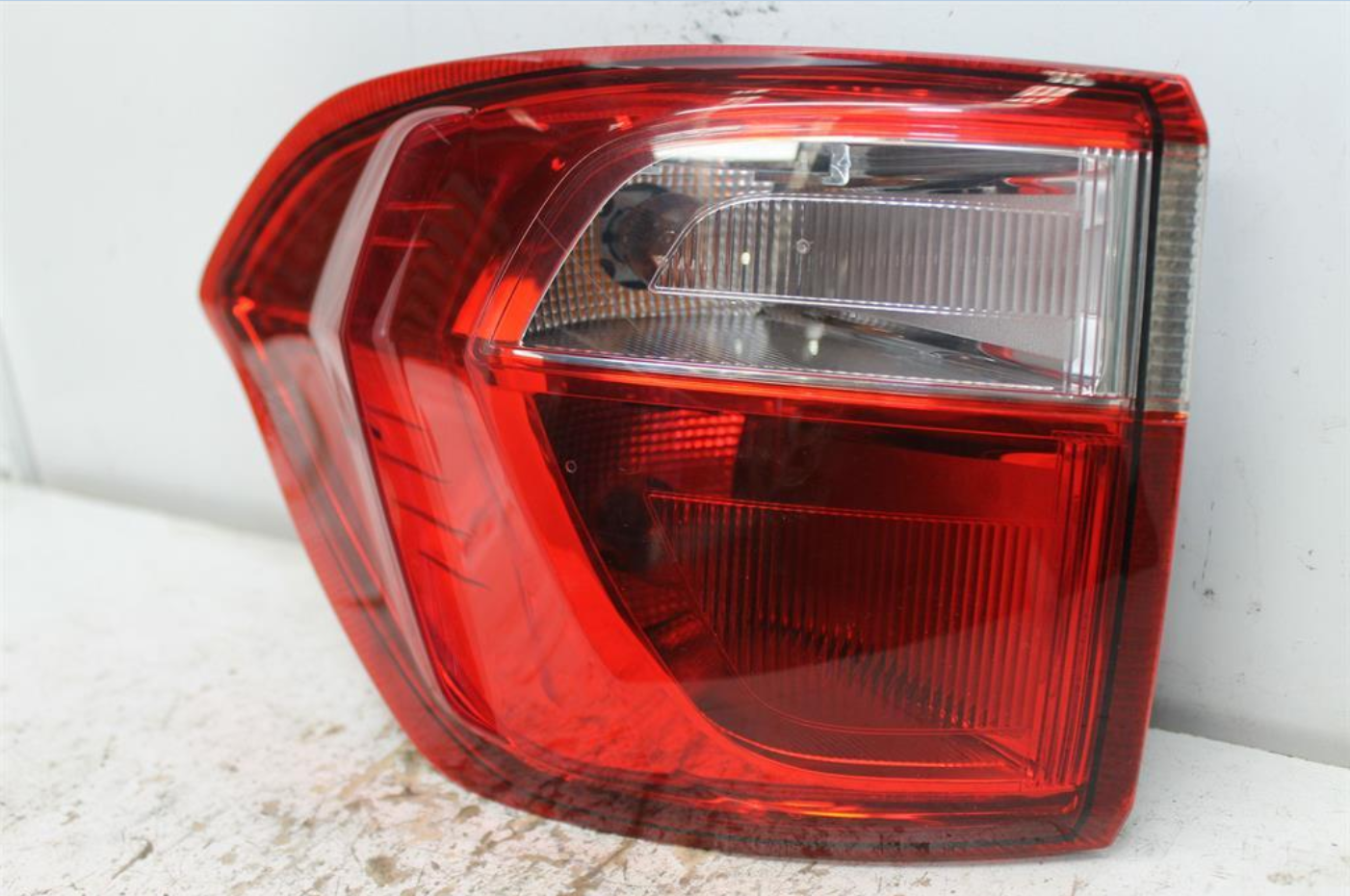 Used Ford, Ecosport Left Taillight In Body Bk 11/13 09/17 2014 – image 1 - All Good Parts