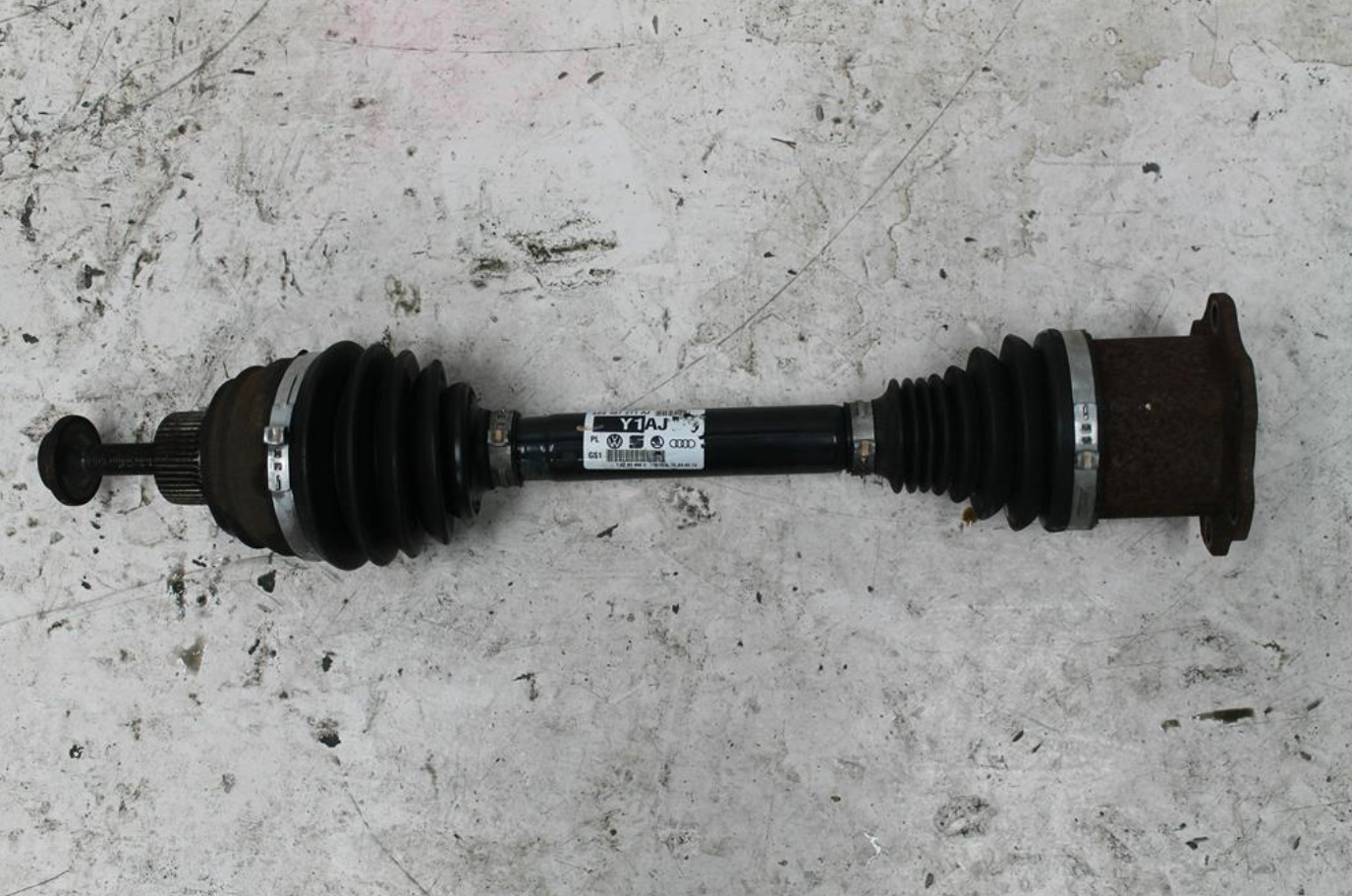 Used Audi, A4 Left Driveshaft Front 1.8/2.0 Petrol Fwd B8 8K 07/12 01/16 2012 – image 1 - All Good Parts