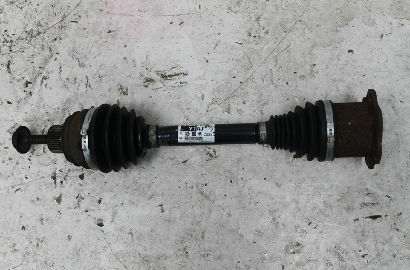Used Audi, A4 Right Driveshaft Front 1.8/2.0 Petrol Fwd B8 8K 07/12 01/16 2012 – image 1 - All Good Parts