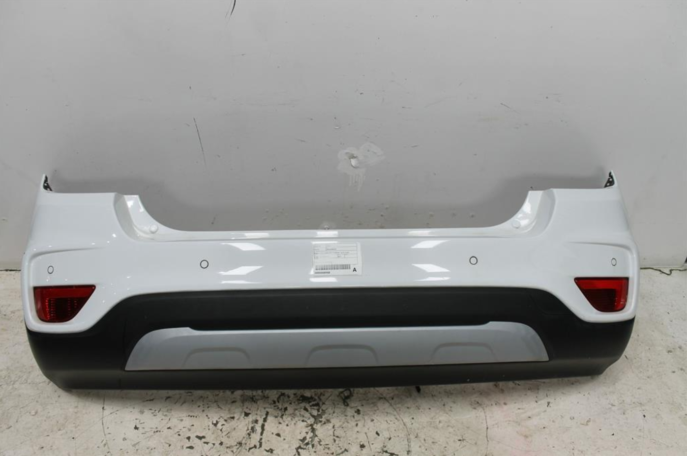 Used Holden, Trax Rear Bumper Bumper Bar (Complete) Tj Series 10/16 12/20 2017 – image 1 - All Good Parts