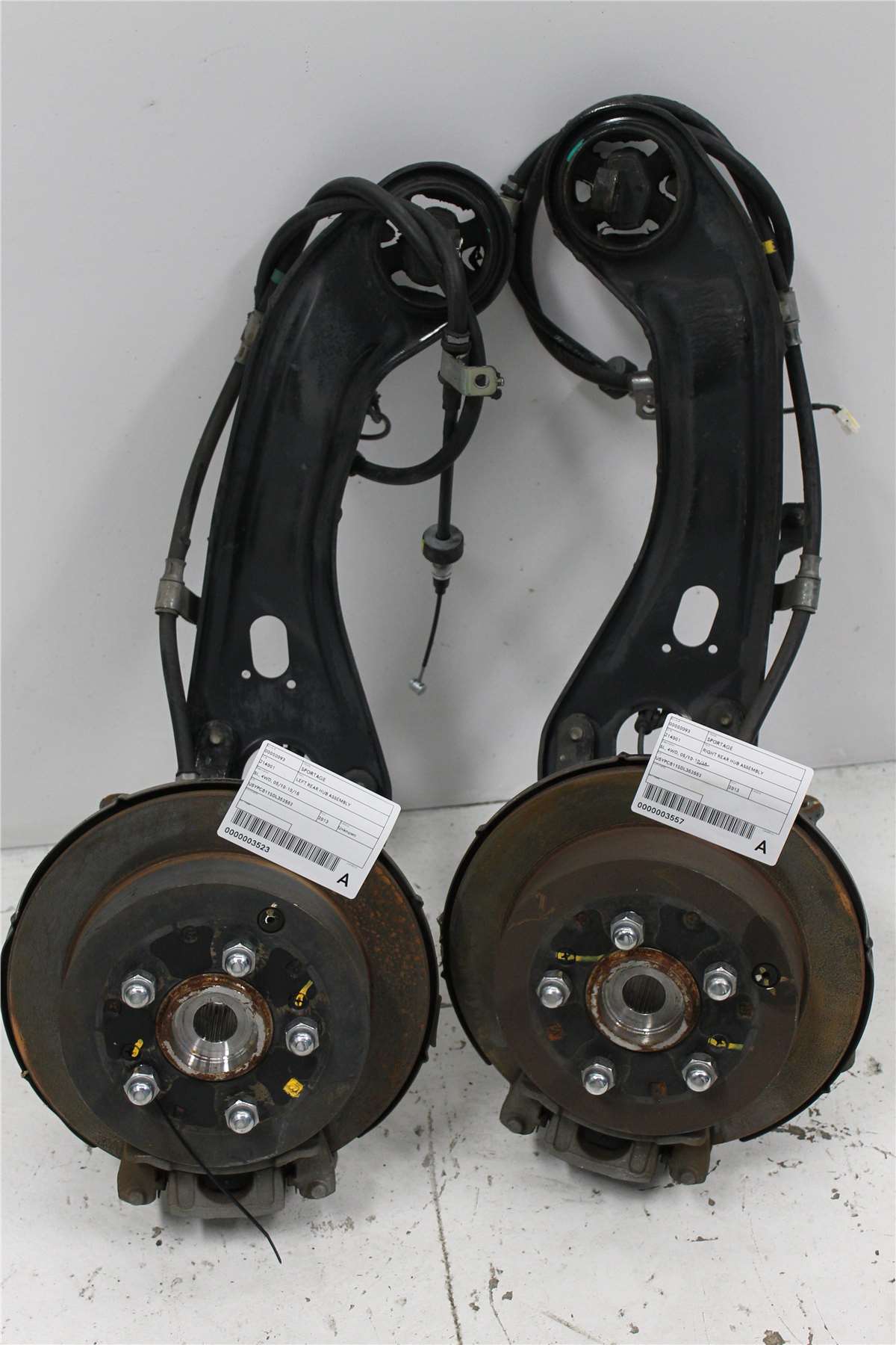 Used Kia, Sportage Left Rear Hub Assembly Sl 4Wd 05/10 10/15 2013 – image 1 - All Good Parts