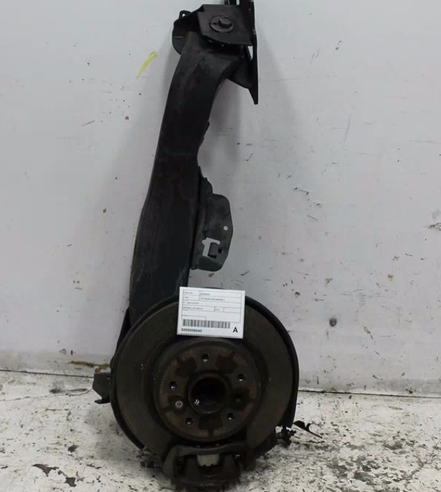 Used Nissan, Qashqai Left Rear Hub Assembly J11 12/13 07/21 2015 – image 1 - All Good Parts