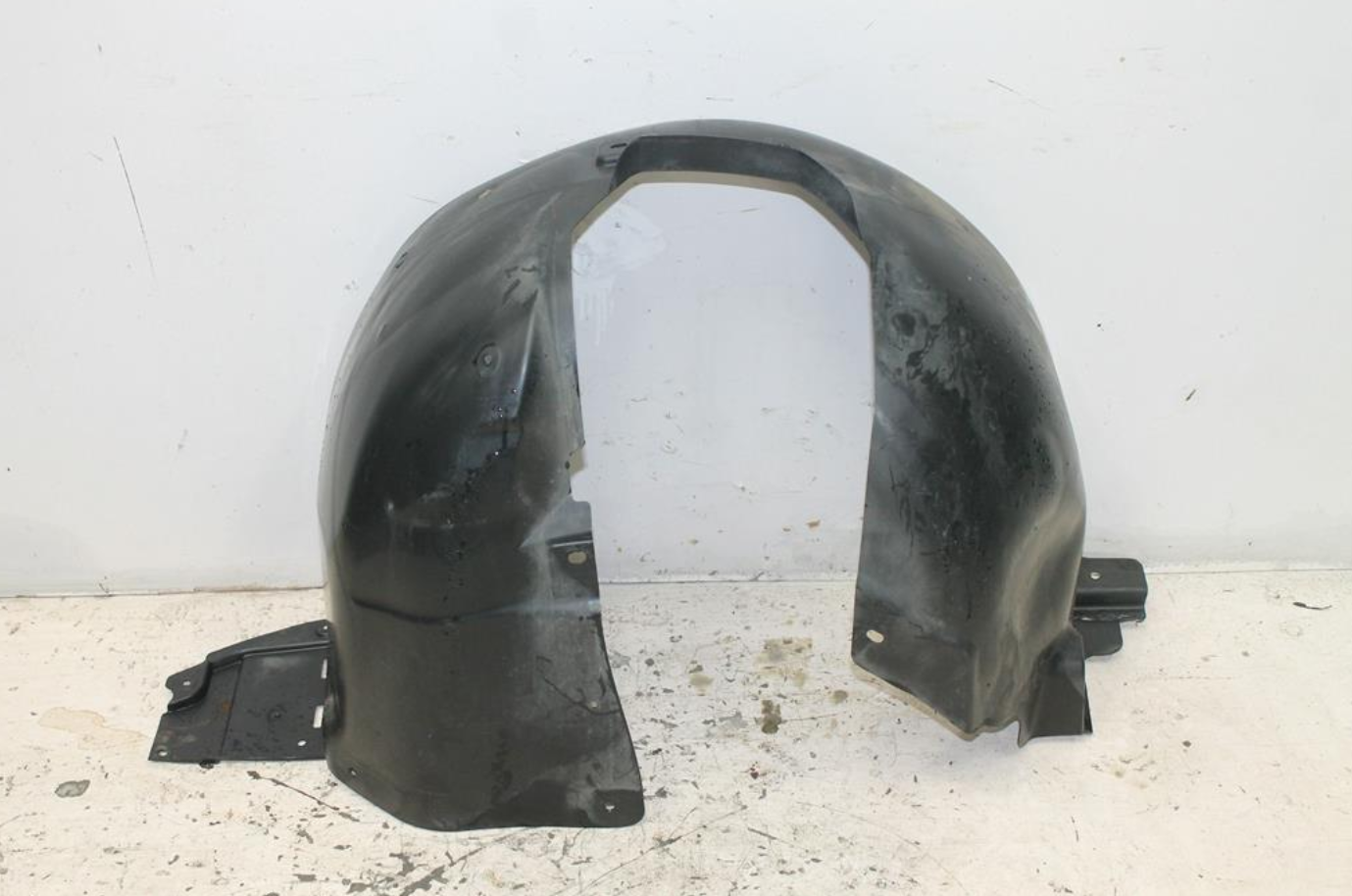 Used Holden, Cruze Right Guard Liner Front Jh Sedan/Hatch 03/11 01/17 2011 – image 1 - All Good Parts