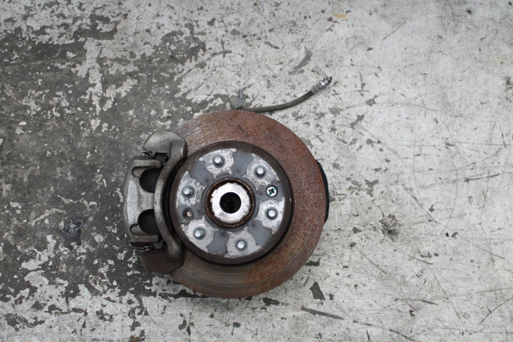 Used LDV, T60 Right Front Hub Assembly Sk8C 07/17 08/21 2018 – image 1 - All Good Parts