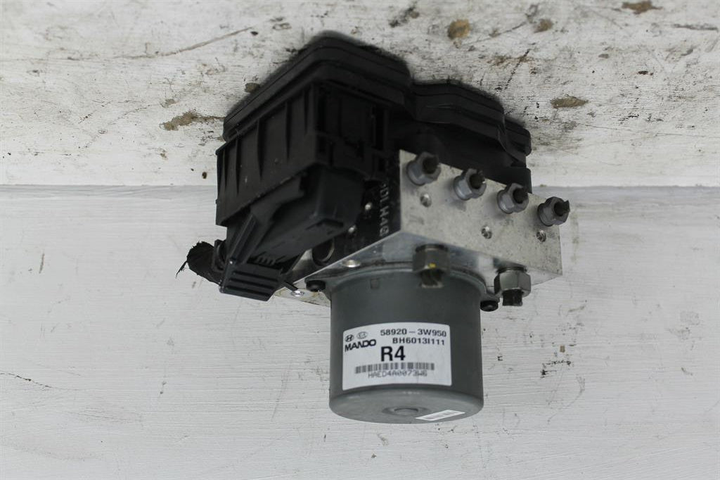 Used Kia, Sportage Abs Pump/Modulator Sl Diesel 10/10 05/13 2012 – image 1 - All Good Parts