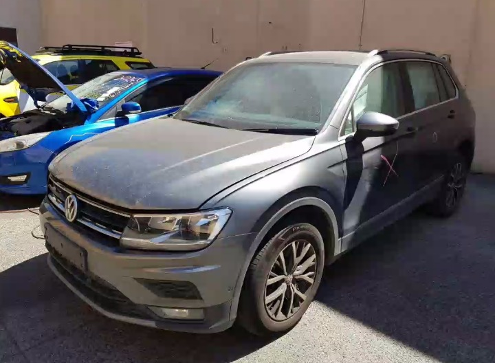 Used Volkswagen, Tiguan Left Headlamp , 5Na, Halogen Type, 06/16-05/21 – main images - All Good Parts