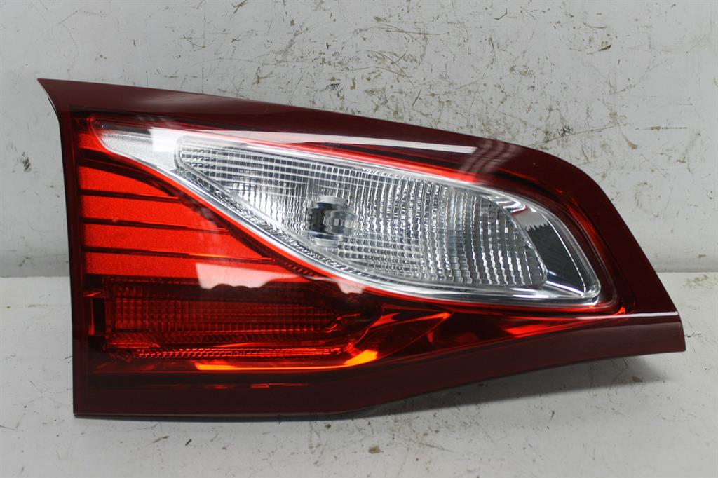Used Holden, Equinox Rear Garnish Tailgate Lamp (Lh Side) Standard Type Eq 09/17 12/20 2019 – image 1 - All Good Parts