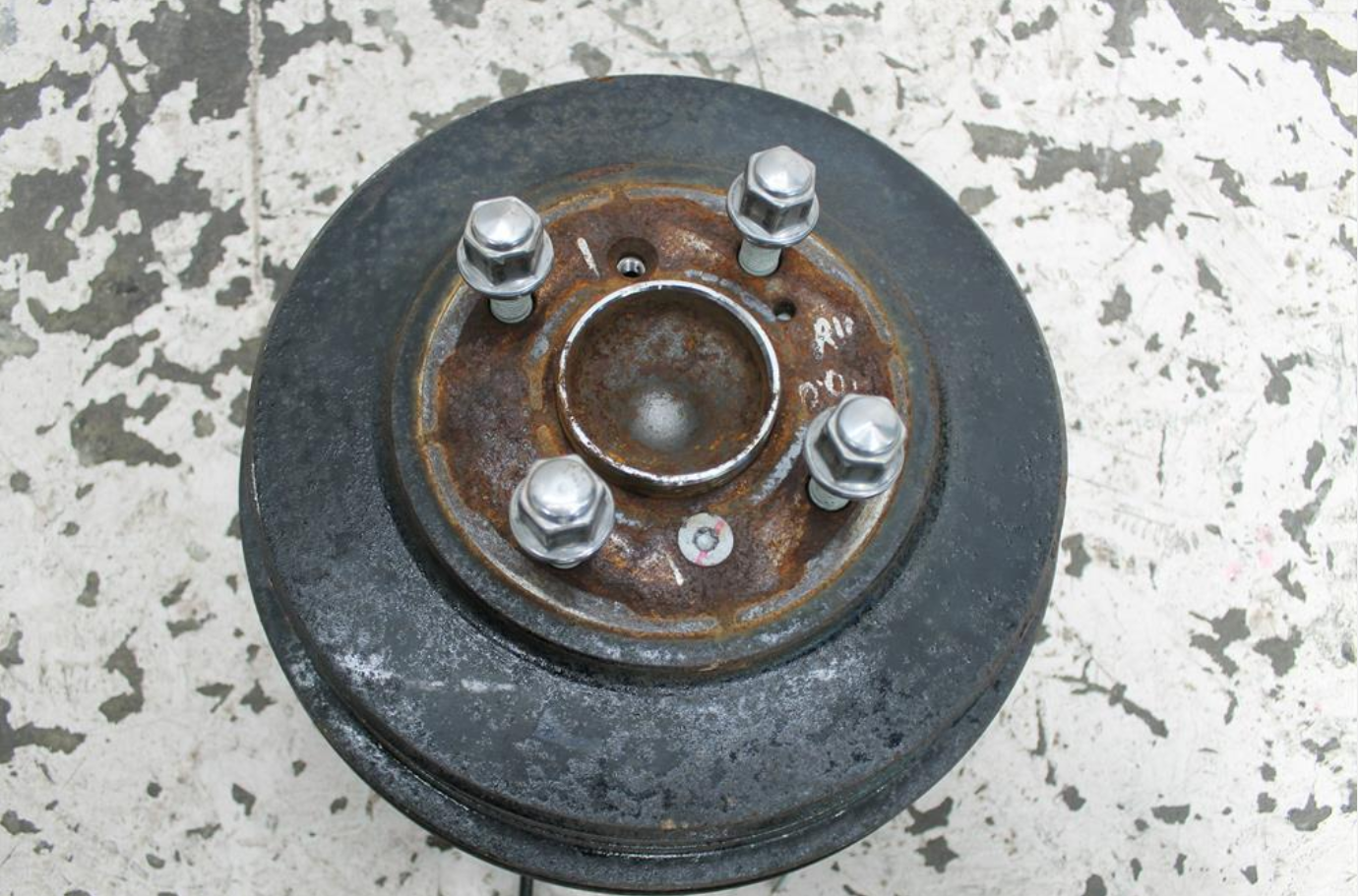 Used Ford, Ecosport Left Rear Hub Assembly Bk Bl 11/13 01/20 2013 – image 1 - All Good Parts