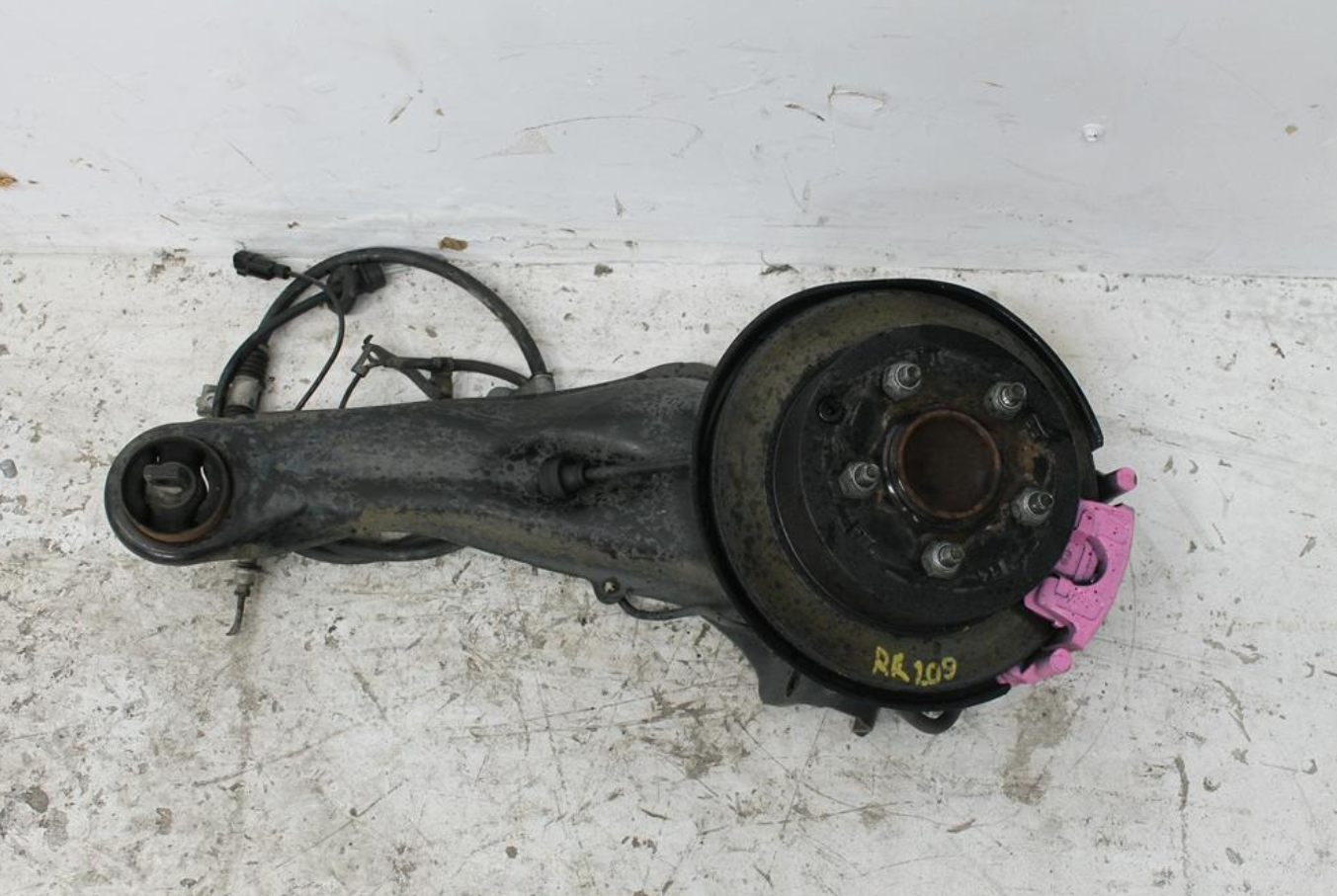 Used Mitsubishi, Lancer Right Rear Hub Assembly Cj Cf 07/07 12/17 2013 – image 1 - All Good Parts