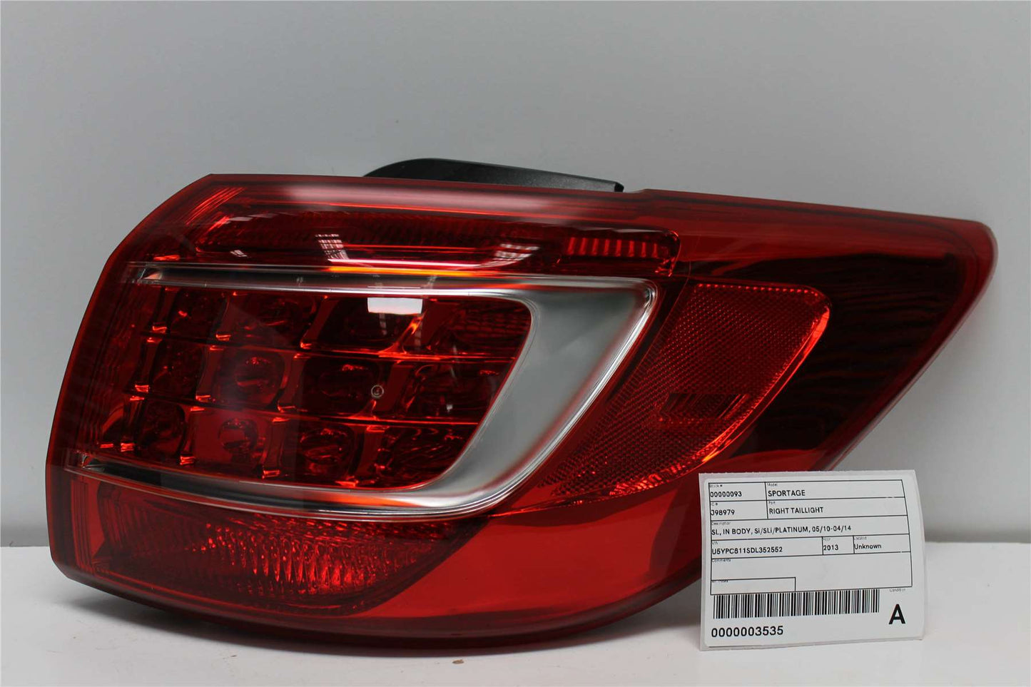 Used Kia, Sportage Right Taillight Sl In Body Si/Sli/Platinum 05/10 04/14 2013 – image 1 - All Good Parts