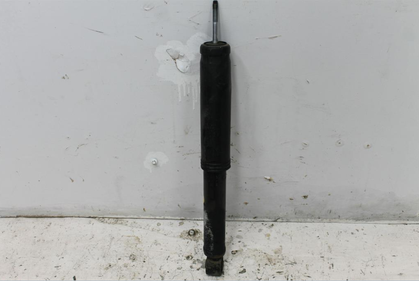 Used Ssangyong, Rexton Right Rear Strut 4Wd 07/03 12/12 2010 – image 1 - All Good Parts