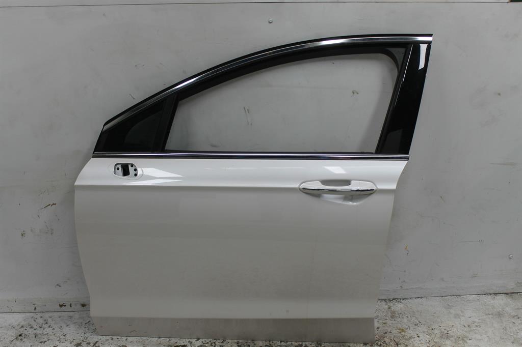Used Ford, Mondeo Left Front Door Md 09/14 06/20 2016 – image 1 - All Good Parts